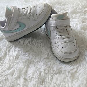 NIKE KIDS, Size White And Green  Sneakers